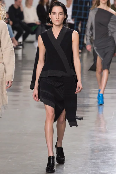 Look 28